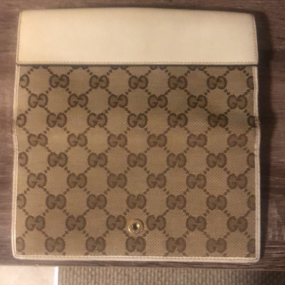 COPY - Authentic Gucci Wallet - Picture 3 of 5